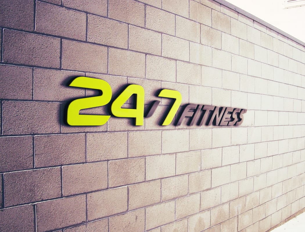 24 На 7 фитнес клуб. Mytimefitness логотип. Fitness Club надпись. Клубная 24.